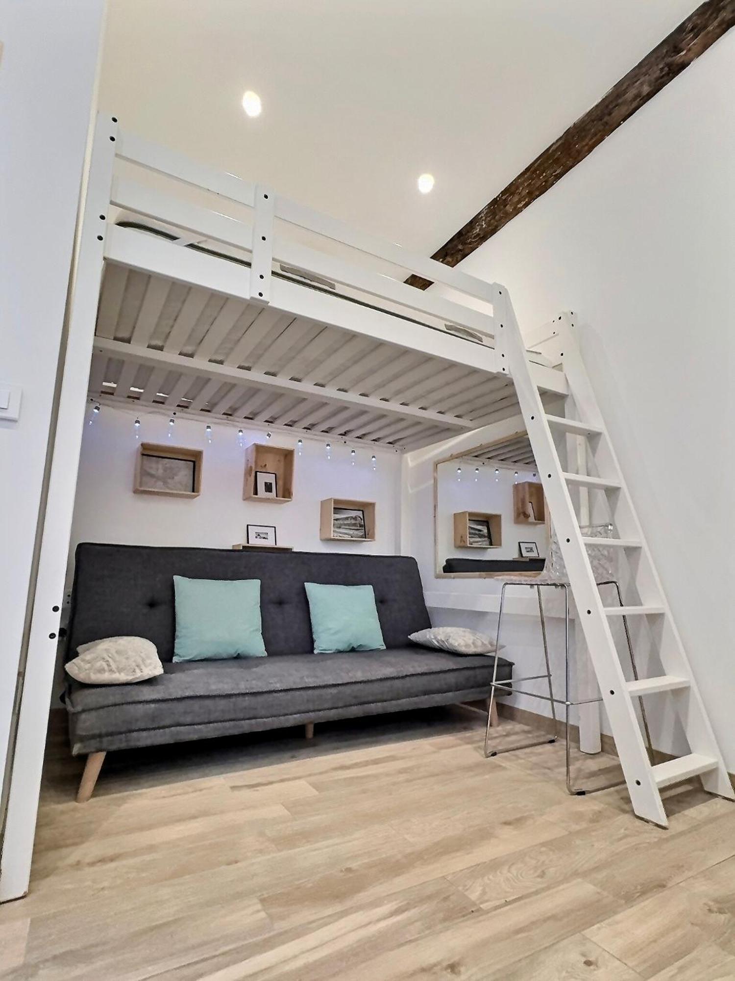 Wonderhost, Joli Renove Vers Boulevard Des Pyrenees *